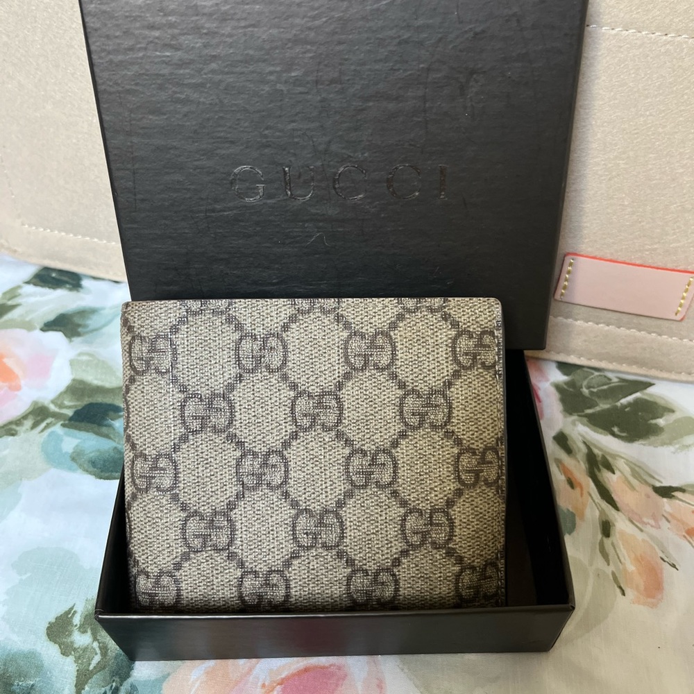 Authentic GUCCI GG Coated-Canvas Brown Leather Bifold Wallet